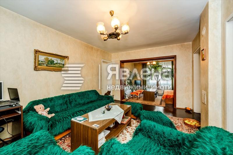 Тристаен Реута