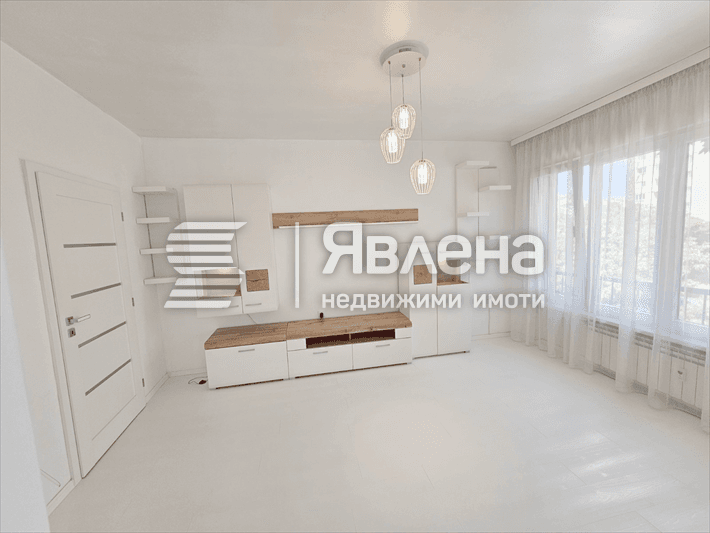 хол
