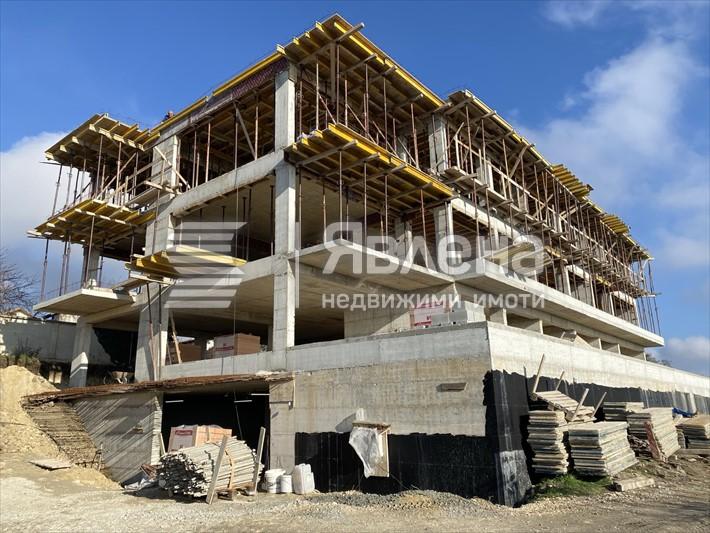 Груб строеж