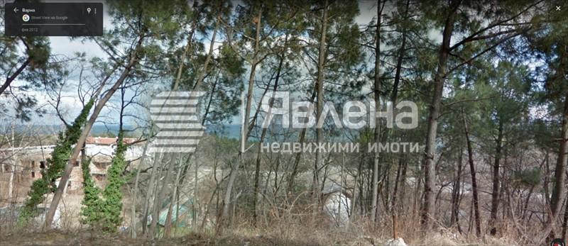 Гледка към море