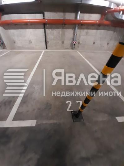 Паркомясто в зала на  -1