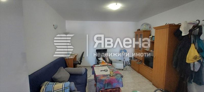 хол