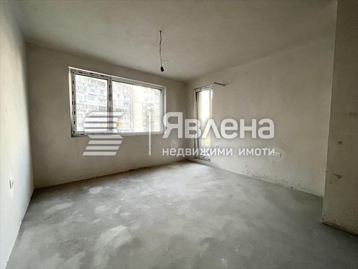 Дневна с кухня