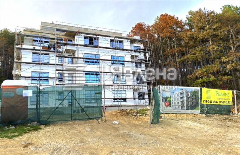 Сграда пред Акт15