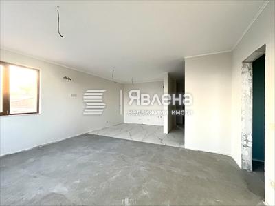 Дневна с кухня