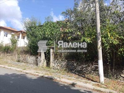 лице към улицата