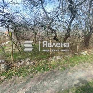 Поземлен имот
