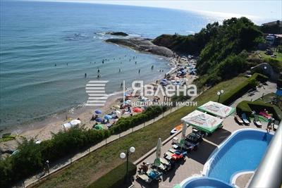 басейна и зелени площи