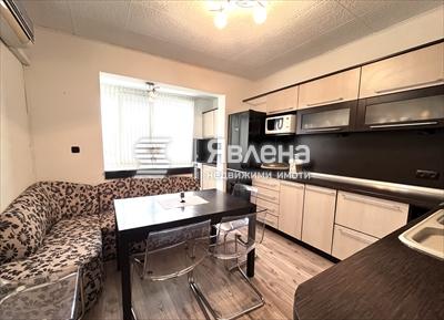 Дневна с кухня