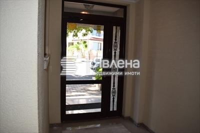 вход в сградата