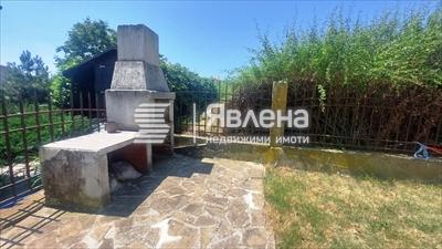 двор