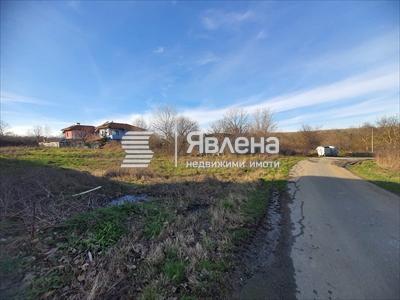 прилежаща улица