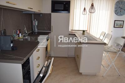 оборудвана кухня