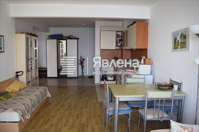 кухня с трапезария