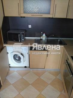 кухня със съдомиялна