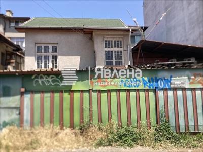 къща