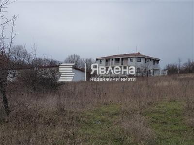 изглед към парцела