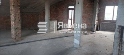 трети етаж